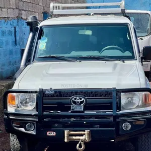 Photo - Toyota Land Cruiser 2017