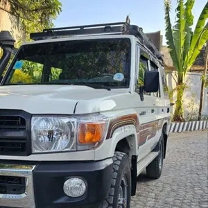 Toyota Land Cruiser 2015 Ivory