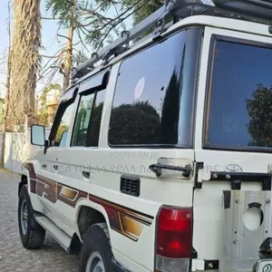 Toyota Land Cruiser 2015 Ivory