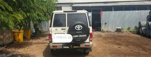 Toyota Land Cruiser 2014 Ivory