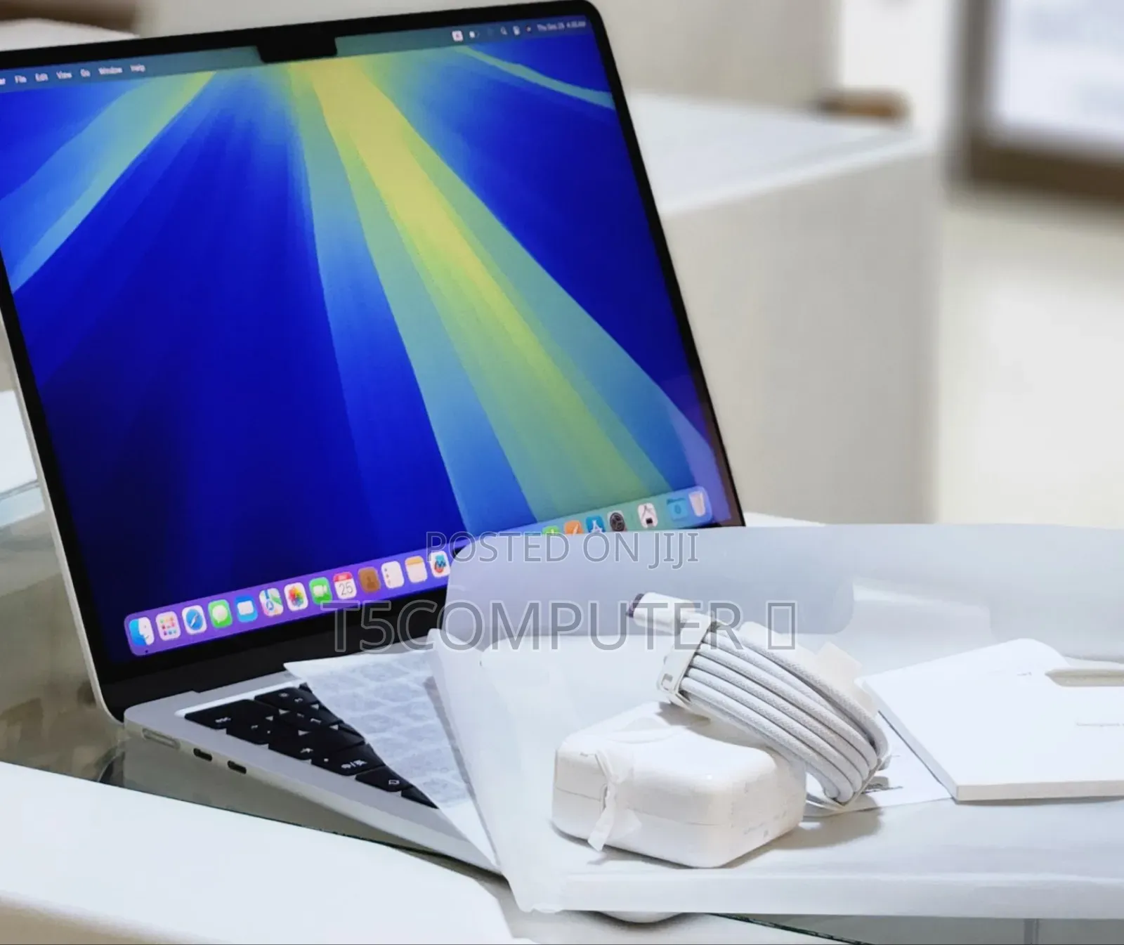 New Laptop Apple MacBook Pro 2024 M4 14-Inch 16GB Apple M4 SSD 256GB