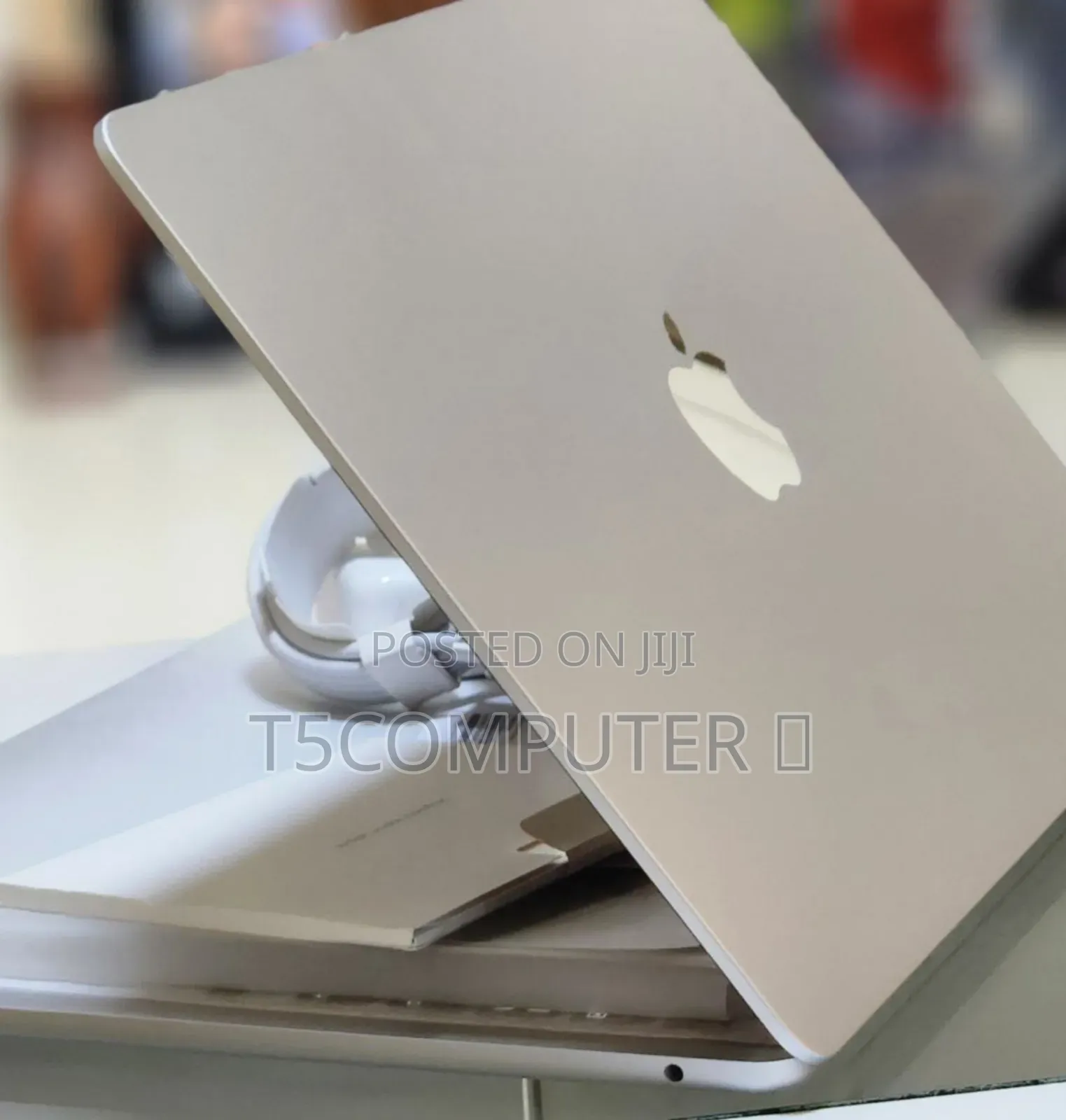 New Laptop Apple MacBook Pro 2024 M4 14-Inch 16GB Apple M4 SSD 256GB