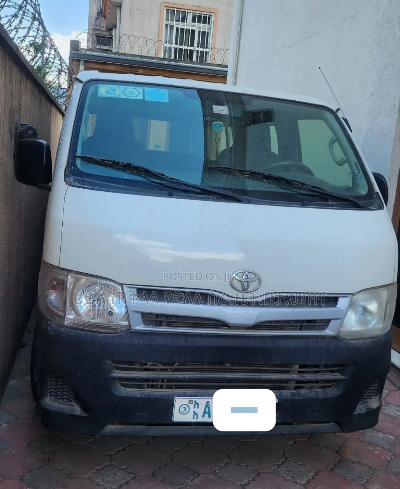 Toyota HiAce 2012 White