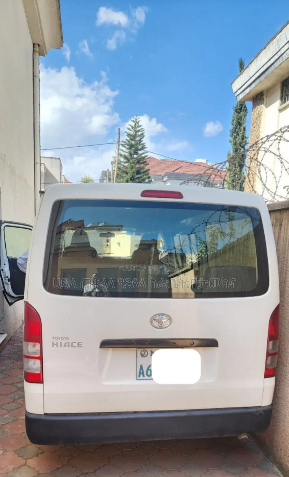 Toyota HiAce 2012 White