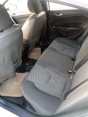 Chery Arrizo 5 2023 Ivory