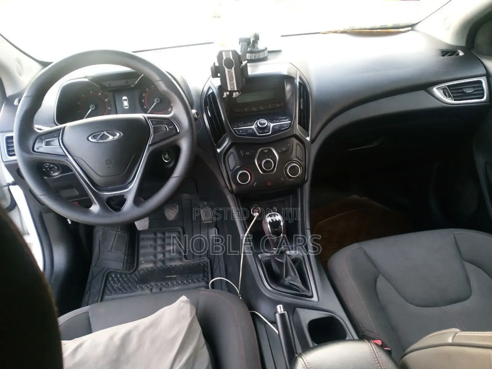 Chery Arrizo 5 2023 Ivory