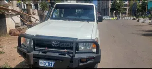 Photo - Toyota Hilux 2019 White