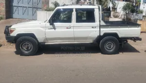 Toyota Hilux 2019 White