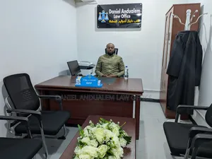 Photo - Attorney // ጠበቃ // محامي //