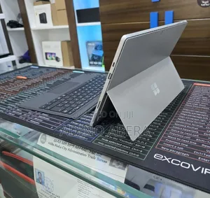 New Laptop Microsoft Surface 8GB Intel Core I5 SSD 256GB