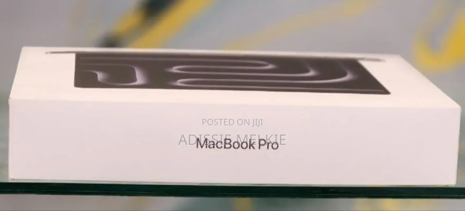 New Laptop Apple Macbook Pro 2025 M5 14-Inch 16GB Apple M5 SSD 512GB