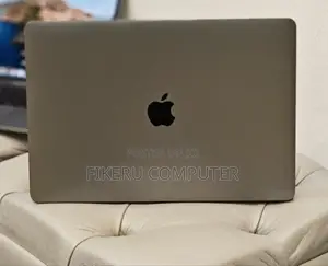 New Laptop Apple MacBook Pro 2019 16GB Intel Core I7 SSD 1T