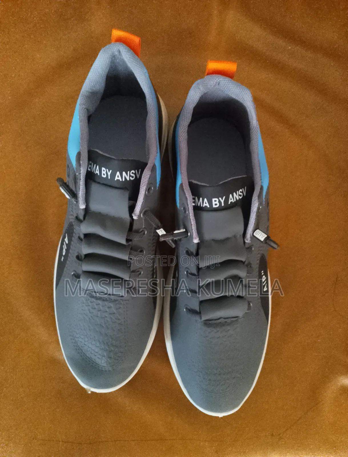 የአዋቂ ጫማ ወች