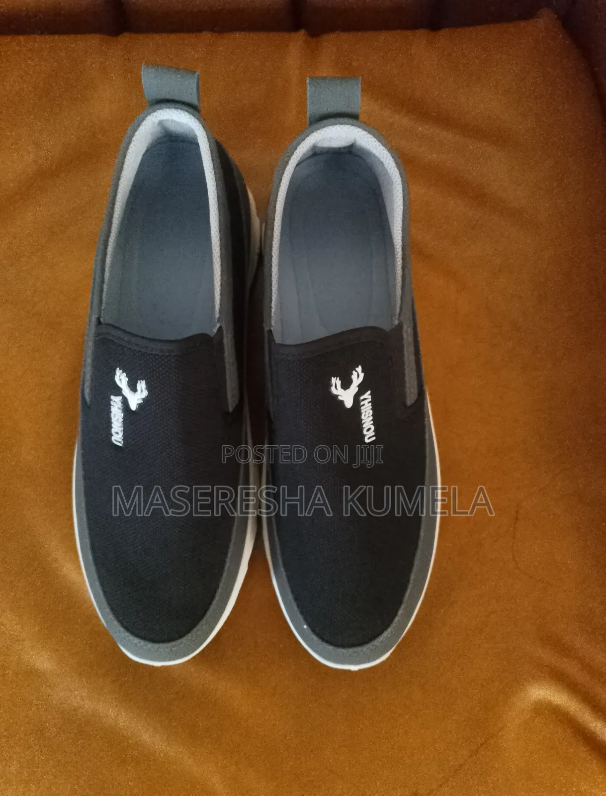 የአዋቂ ጫማ ወች