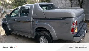 Toyota Hilux 2015 Silver