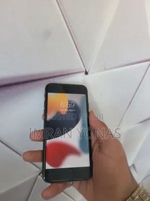 Apple iPhone 7 32 GB Black