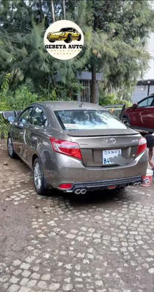 Photo - Toyota Yaris 2014