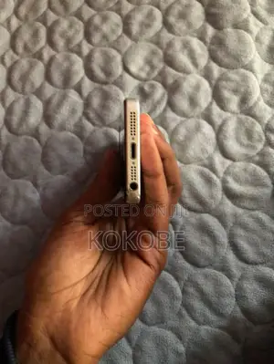 Apple iPhone 5 16 GB Gold