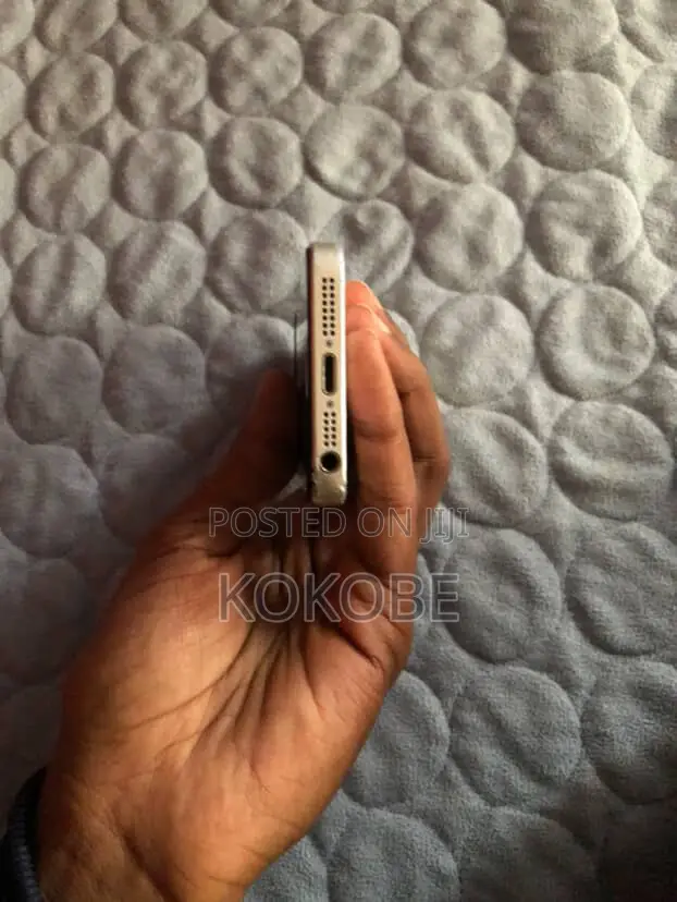 Apple iPhone 5 16 GB Gold