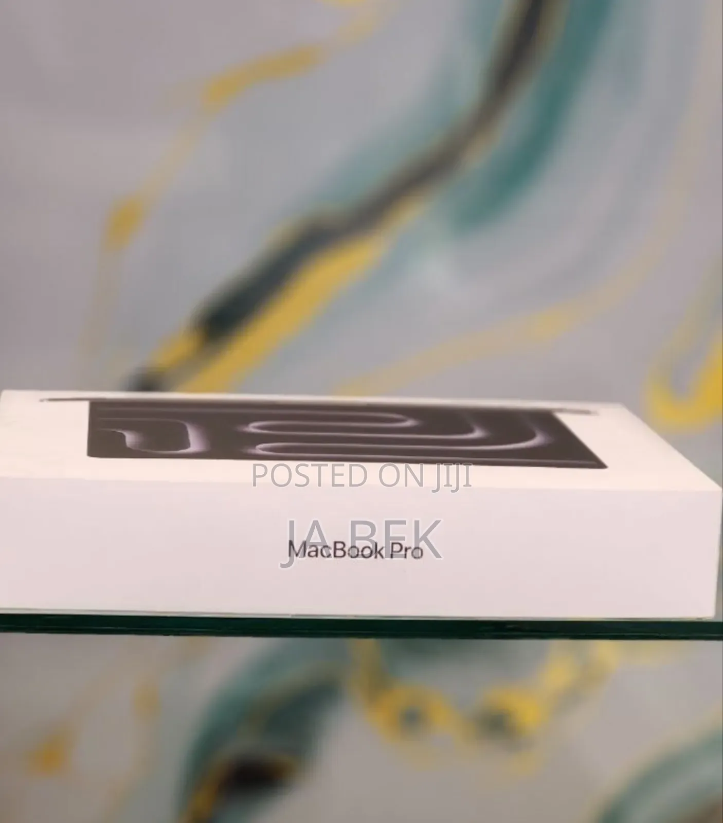 New Laptop Apple Macbook Pro 2025 M5 14-Inch 16GB Apple M5 SSD 512GB