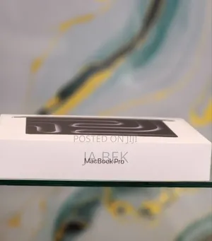 New Laptop Apple Macbook Pro 2025 M5 14-Inch 16GB Apple M5 SSD 512GB