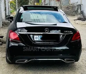 Photo - Mercedes-Benz C200 2019 Blue