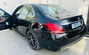 Mercedes-Benz C200 2019 Blue