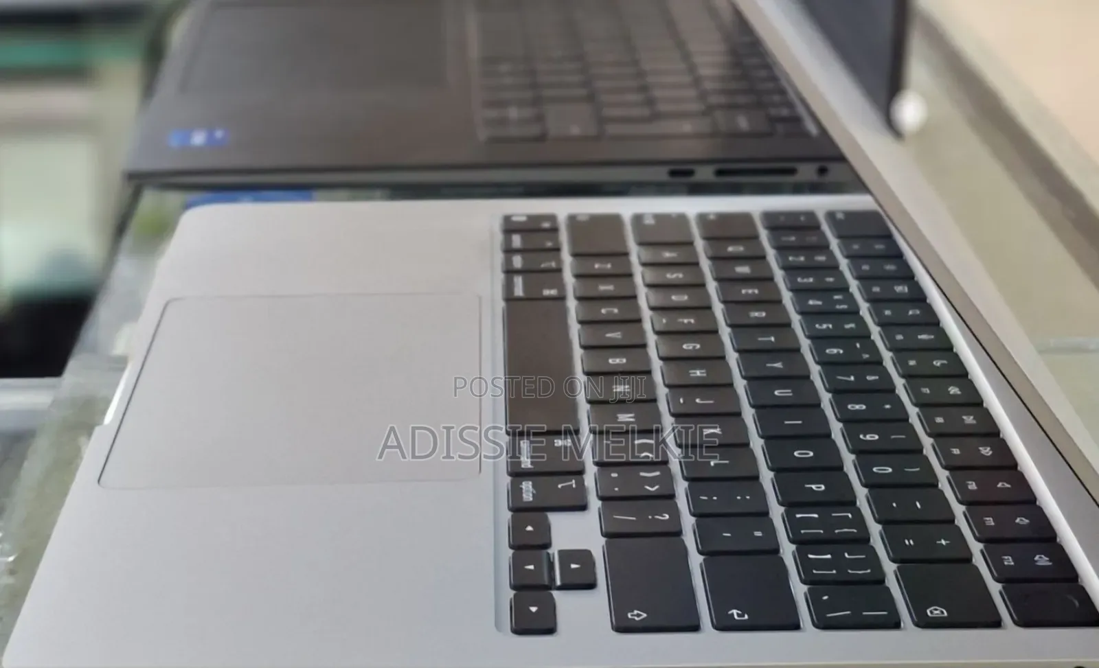 New Laptop Apple MacBook Air 2022 M2 8GB Apple M2 SSD 256GB