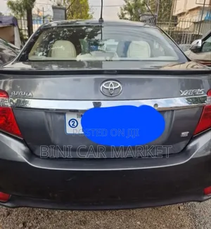 Toyota Yaris 2016 Gray