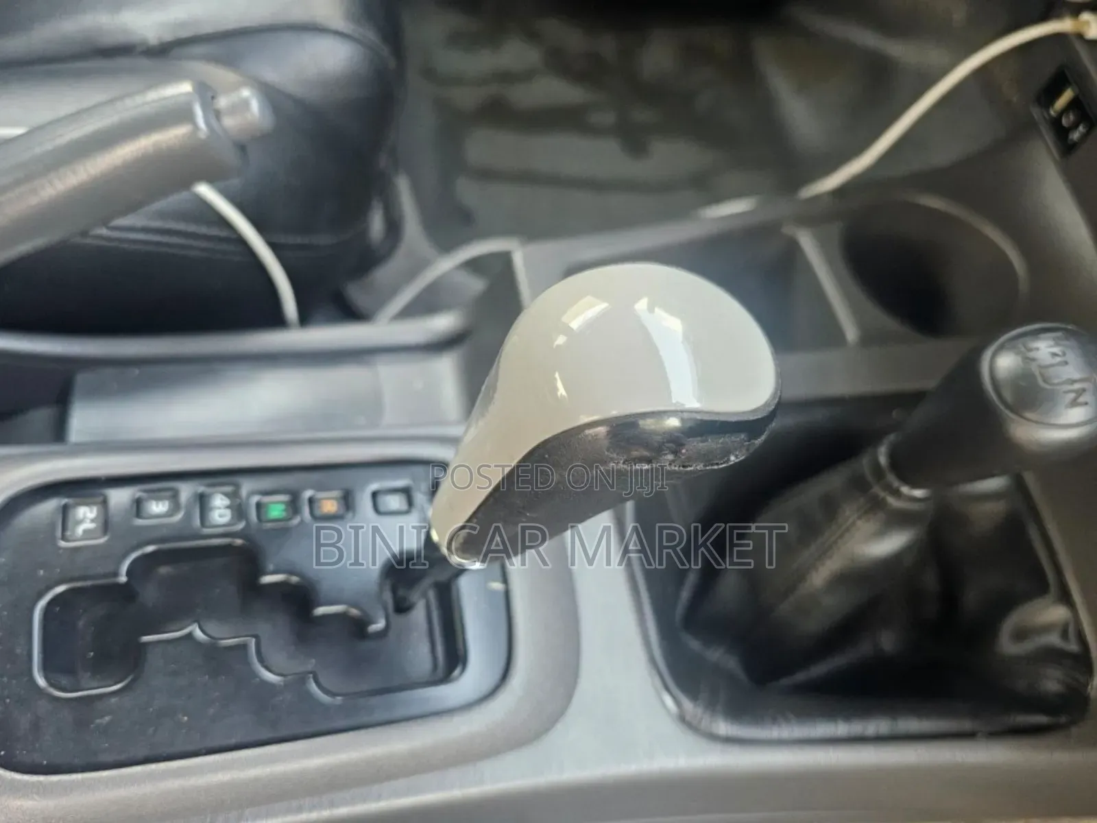 Toyota Hilux 2012 Silver