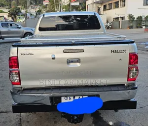 Toyota Hilux 2012 Silver