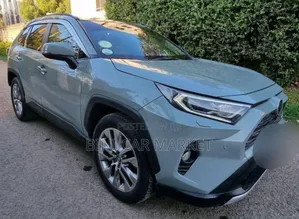 Photo - Toyota RAV4 2020 Gray
