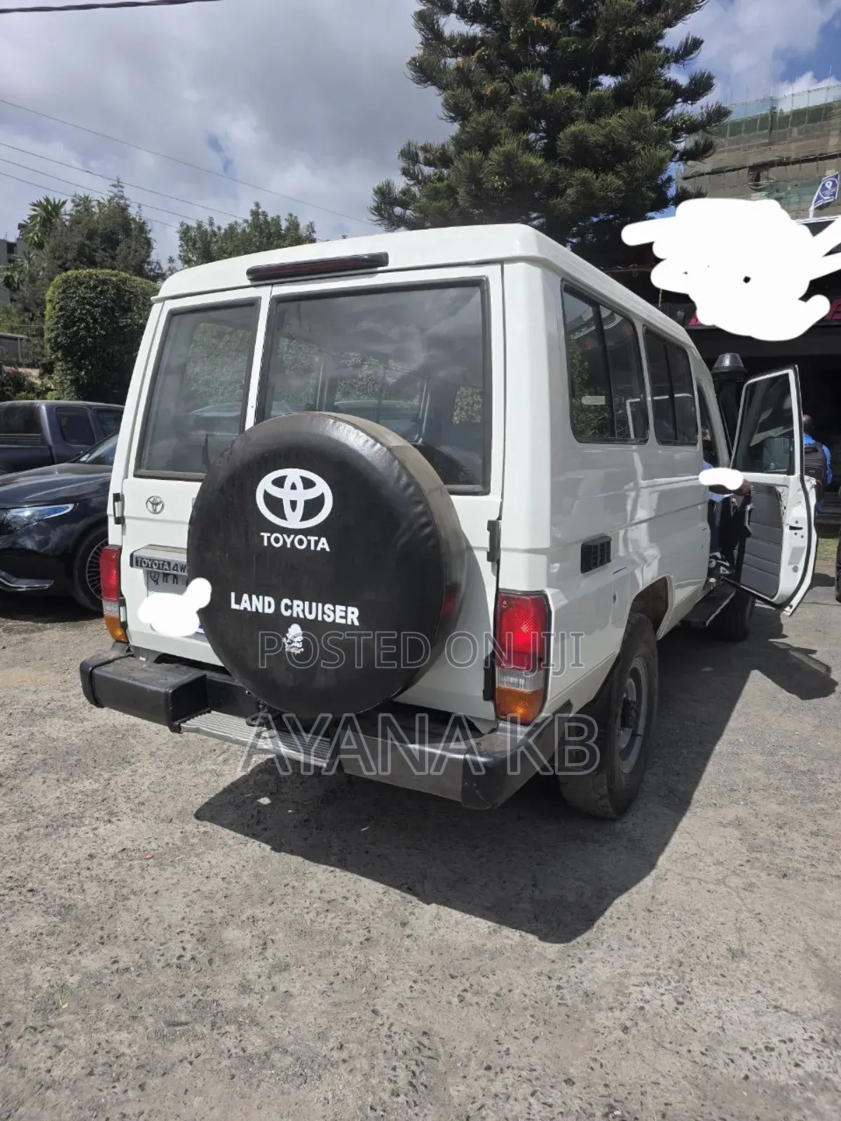 Toyota Land Cruiser 2016 White