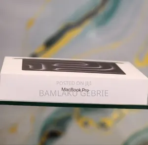 New Laptop Apple Macbook Pro 2025 M5 14-Inch 16GB Apple M5 SSD 512GB