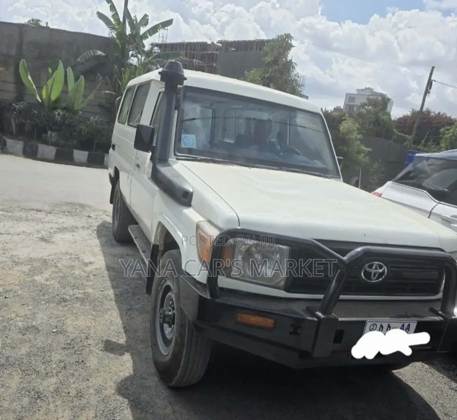Toyota Land Cruiser 2016 White