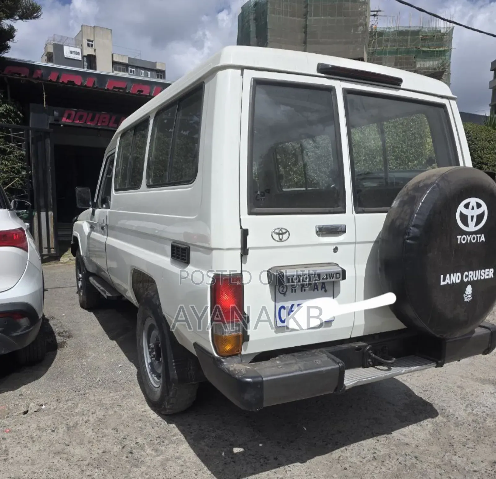 Toyota Land Cruiser 2016 White