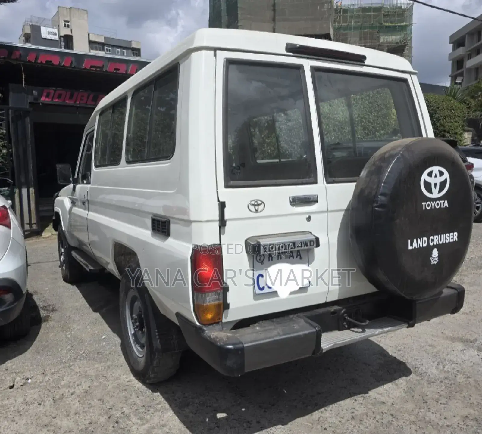 Toyota Land Cruiser 2016 White