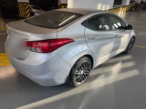Hyundai Elantra 2013 Silver