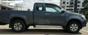 Toyota Hilux 2011 Gray