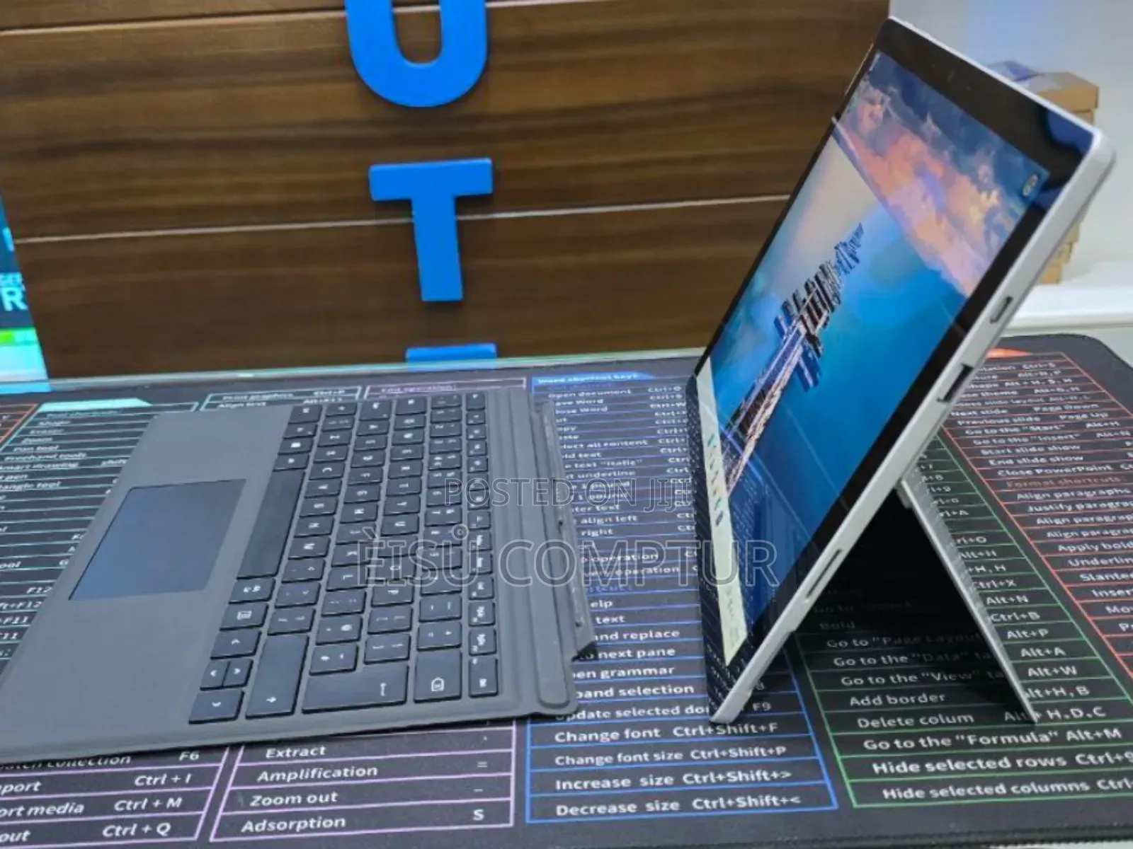 New Laptop Microsoft Surface Pro 7 8GB Intel Core I5 SSD 256GB