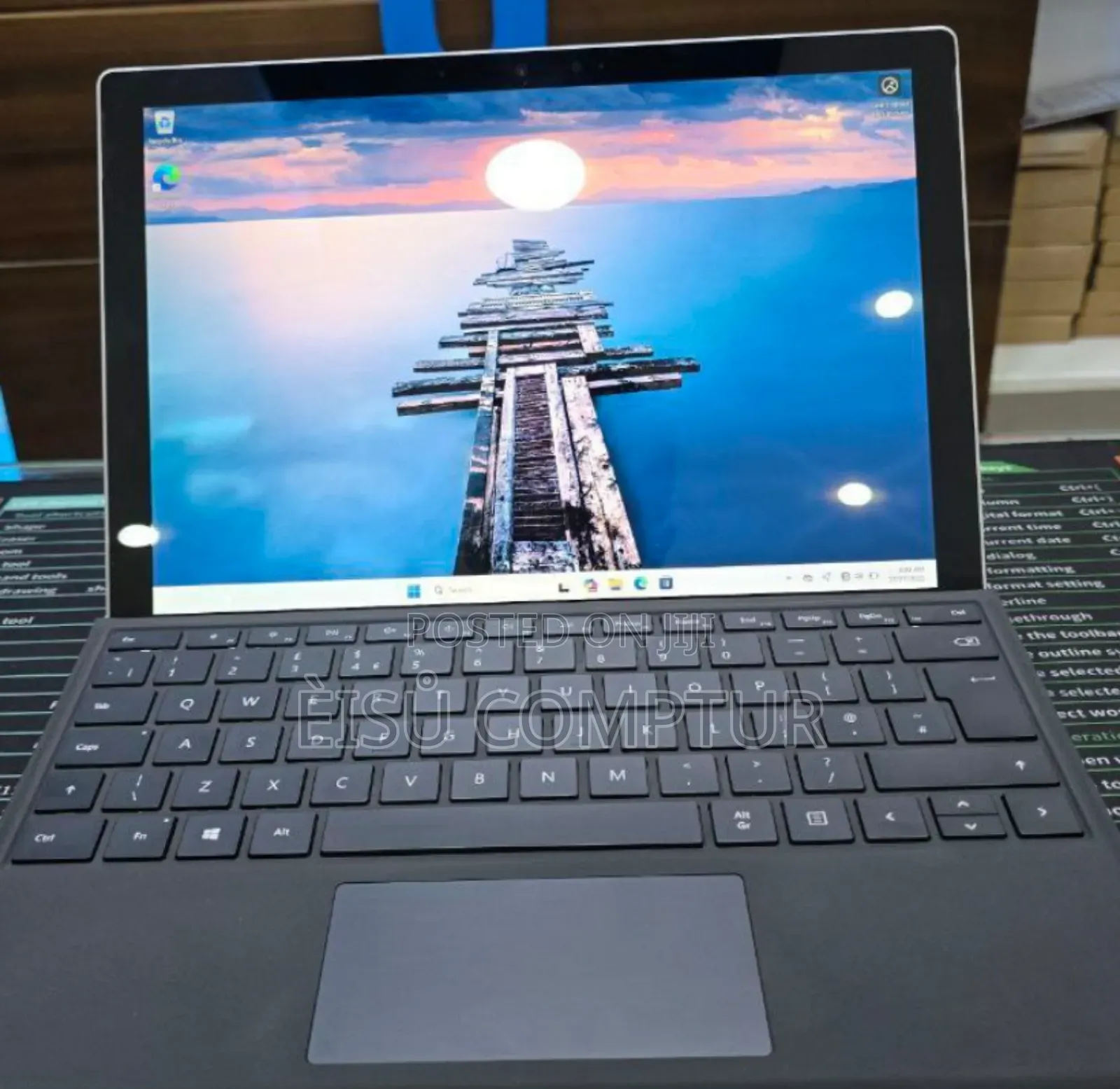 New Laptop Microsoft Surface Pro 7 8GB Intel Core I5 SSD 256GB