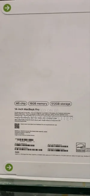 New Laptop Apple Macbook Pro 2025 M5 14-Inch 16GB Apple M5 SSD 512GB