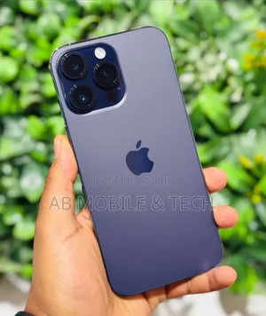 Photo - Apple iPhone 14 Pro Max 256 GB Purple