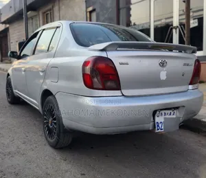 Toyota Platz 2002 Silver