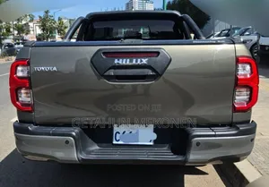 Toyota Hilux 2021 Gray