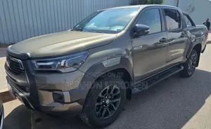 Toyota Hilux 2021 Gray