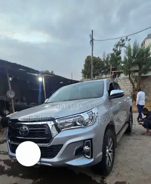 Toyota Hilux Revo Double Cab Deisel 2.4 AWD 2018 Silver