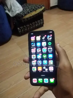 Apple iPhone X 64 GB White