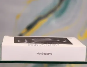 New Laptop Apple Macbook Pro 2025 M5 14-Inch 16GB Apple M5 SSD 512GB