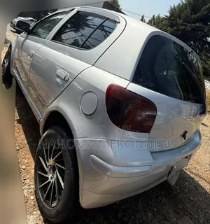 Toyota Vitz 2002 Silver